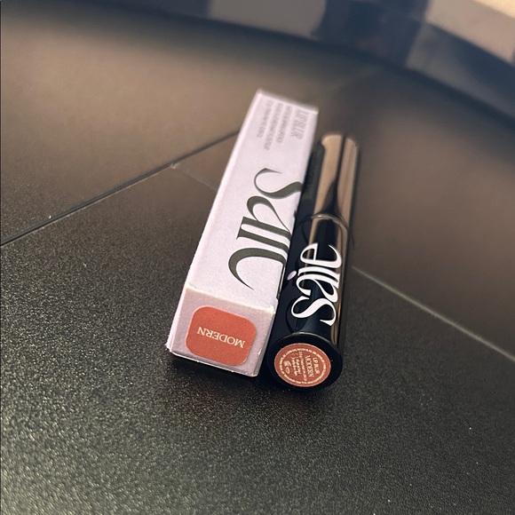 Saie Lip Blur Lipstick - Modern - Picture 2 of 3